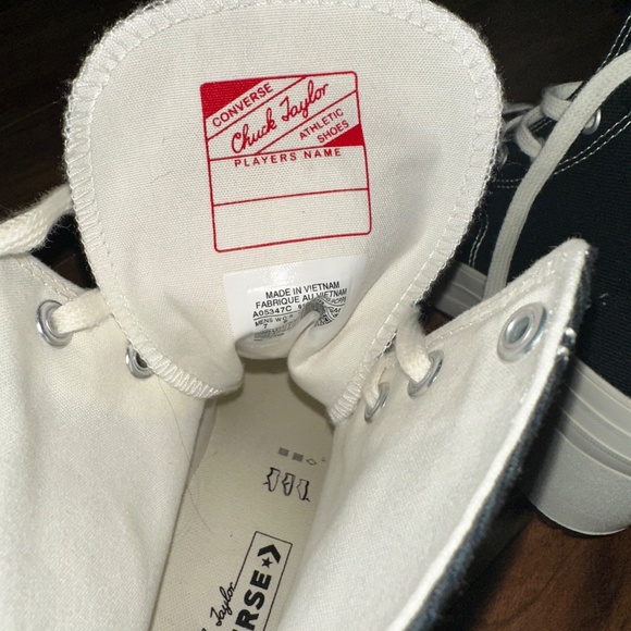 CHuck Taylor Converse sneaker with heel - Picture 3 of 3